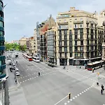 APTBCN Super Balmes Guest House