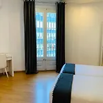 APTBCN Super Balmes Guest House
