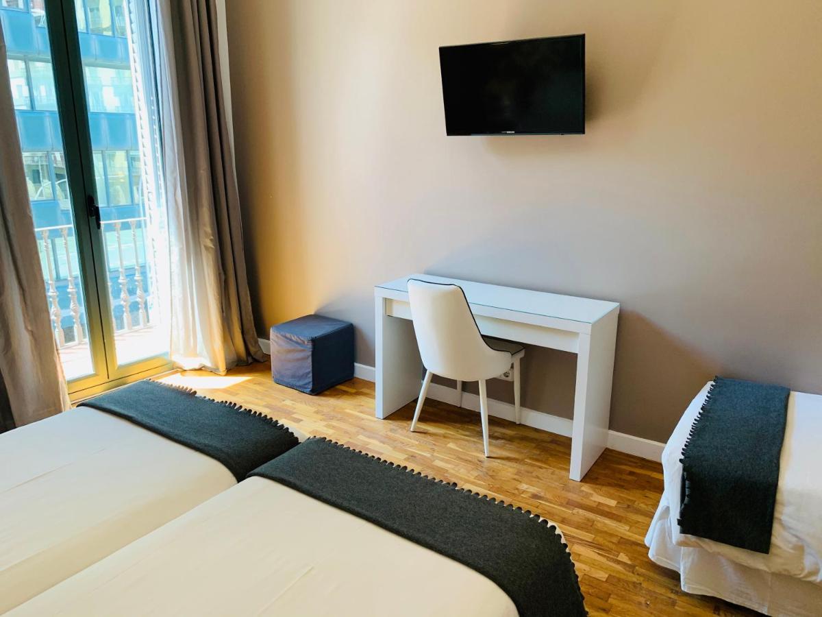 Aptbcn Super Balmes Appartamento Barcellona