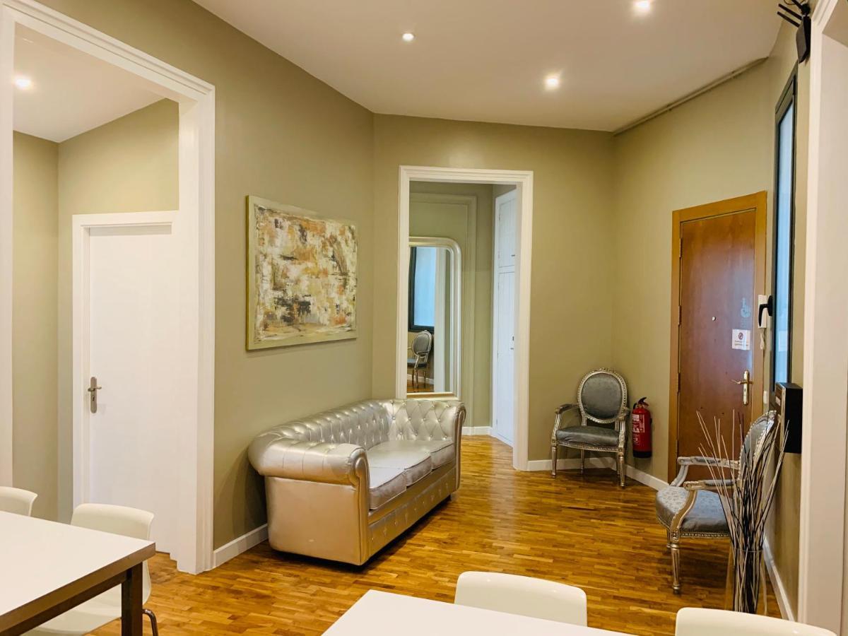 Aptbcn Super Balmes Appartamento